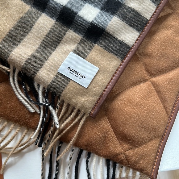 Burberry Leather Trim Scarf - Picture 3 of 4